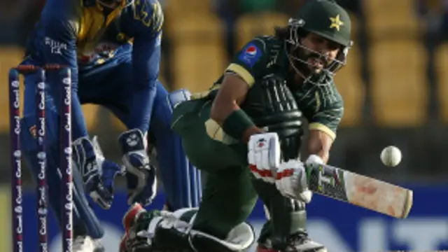 فواد عالم 38 رنز بنا کر ناٹ آؤٹ رہے