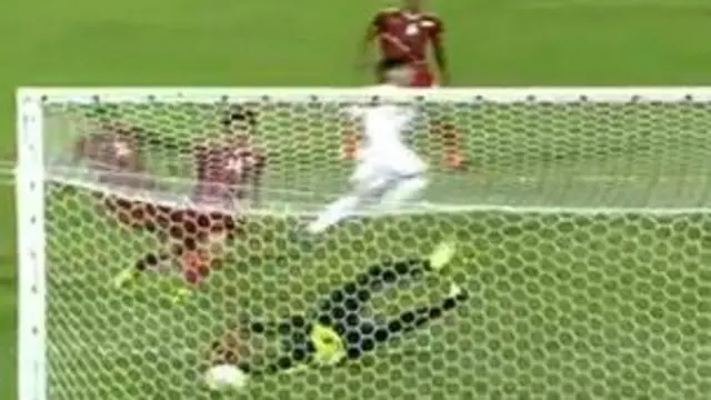 Việt Nam gỡ hòa 3-3 nhưng không đủ giành chiến thắng
