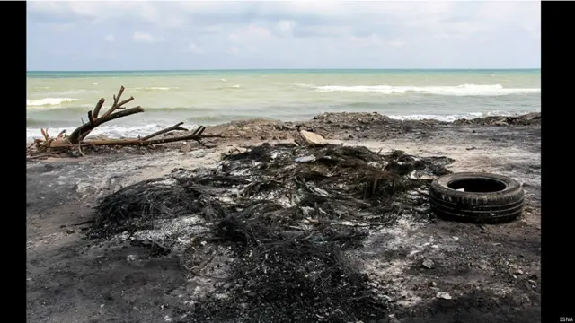 زباله‌ها در ساحل محمودآباد – مازندران