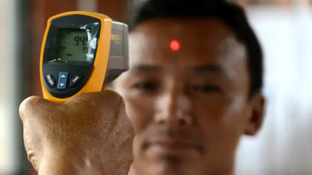 الايبولا أودى بحياة 1427 شخصا حتى الآن في دول غرب افريقيا