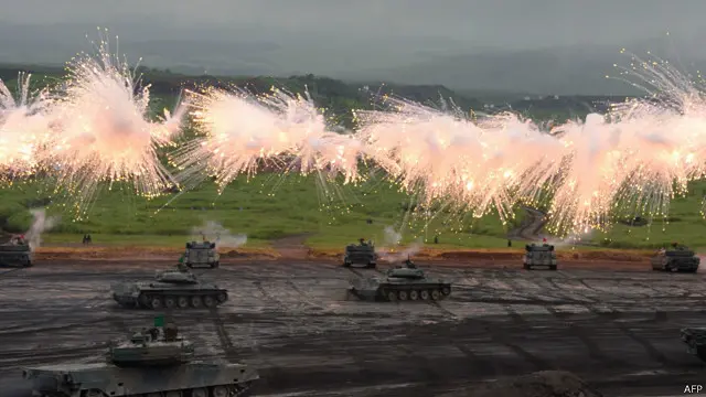 日本陆上自卫队坦克射击展示。（资料图片）