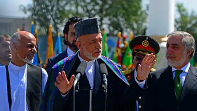 ولسمشر کرزي پر وخت نوي ولسمشر ته د واک پر لېږد ټینګار وکړ