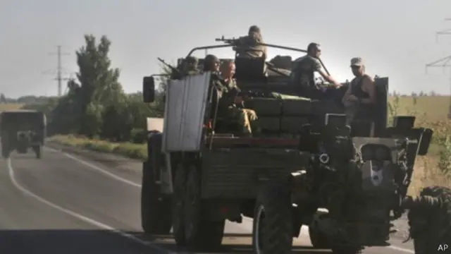 يقول الانفصاليون إنهم سيقيمون عرضا عسكريا موازيا يتضمن عرض الجنود الحكوميين الذين أسروهم