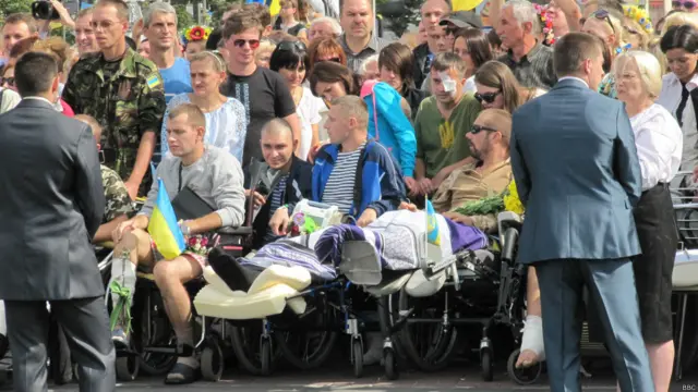 Серед глядачів параду були і бійці, поранені в операції на Сході.