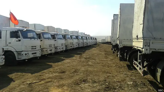 первый гумконвой на стоянке близ границы