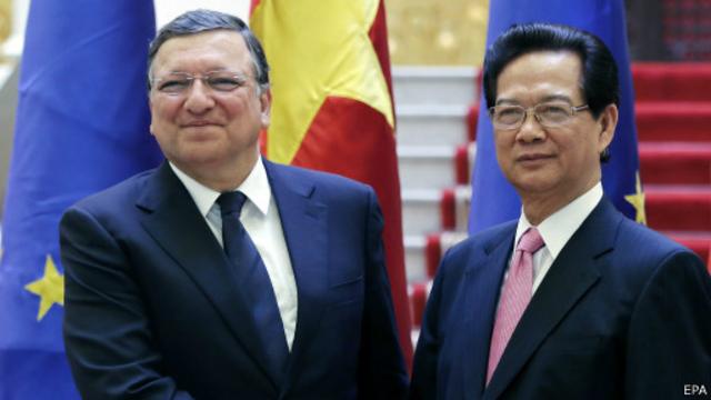 Chủ tịch Ủy ban châu Âu Jose Manuel Barroso và ông Nguyễn Tấn Dũng ở Hà Nội hôm 25/08/2014