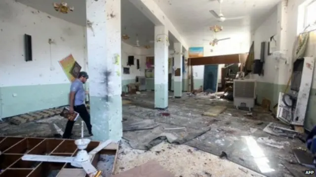 أصيب العشرات بجروح في الهجوم على المسجد الشيعي.