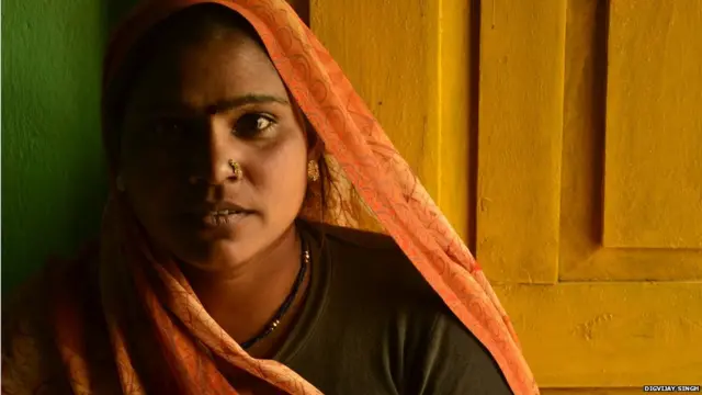 ریکاباي وايي کله چې دا ولاړه نو وګواښل شوه. "یو کس چې ما یې کور پاکوه راته خبرداری راکړ، (که اوس زما ځمکو خوا ته راغلې نو دواړه پخې به دې پرې کړم)".