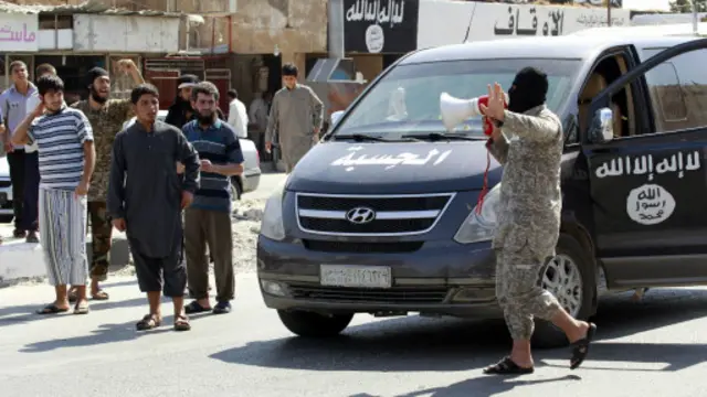 Militan DI mengumumkan kota pangkalan militer Suriah Taqba sudah mereka kuasai