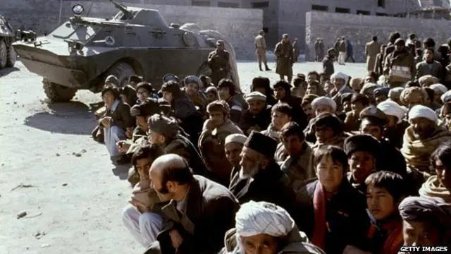 पुल ई चार्की में क़ैदी