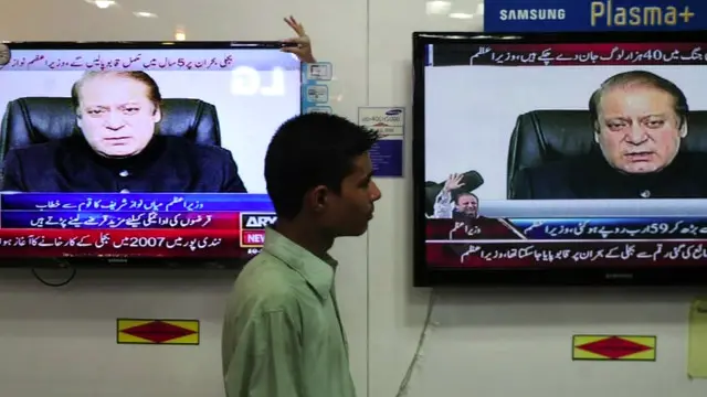 وزیر داخلہ چوہدری نثار نے دہشت گردی کے خلاف قومی پلان آف ایکشن کی سفارشات پیش کرتے ہوئے کہا کہ یہ نہیں ہونا چاہیے کہ ایک طرف پاکستان فوج کا موقف آ رہا ہو اور دوسری طرف دہشت گردوں کا موقف پیش کیا جا رہا ہو