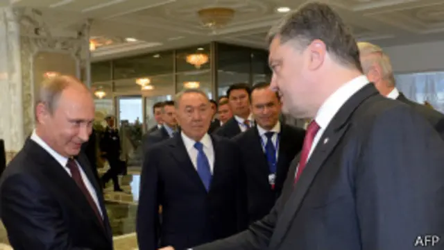 Владимир Путин и Петр Порошенко