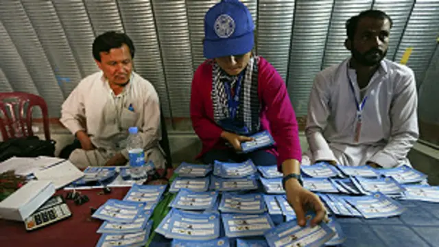 ښاغلي نور وویل، چې دا مهال سل ټیمونه دغه لړۍ مخته وړي