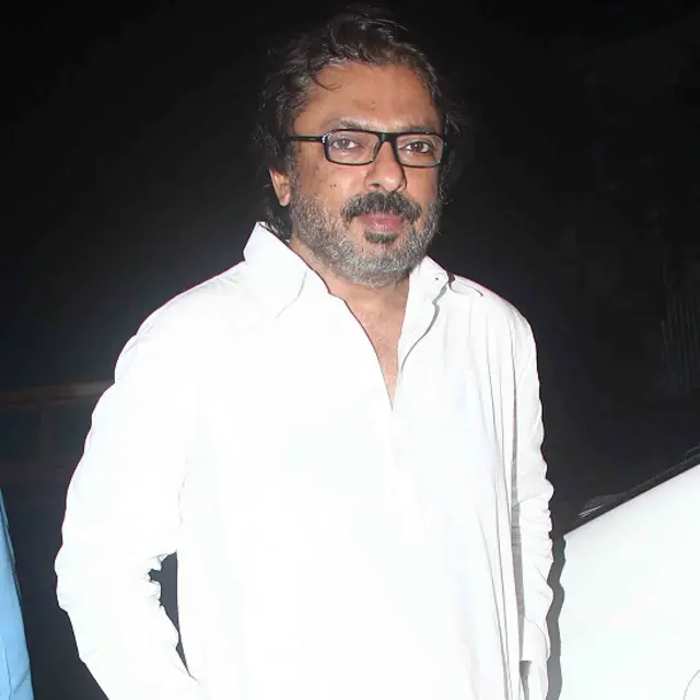 स्पेशल स्क्रीनिंग के मौक़े पर इस फ़िल्म के निर्माता संजय लीला भंसाली और फ़िल्म के निर्देशक ओमुंग कुमार भी पहुंचे.