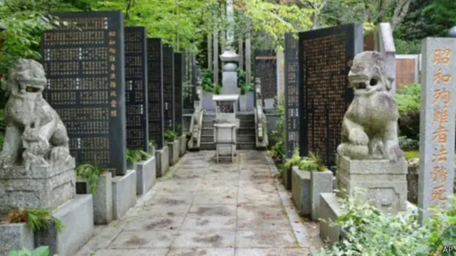 Chùa Koyasan Okuno-in là nơi có đài tưởng niệm chiến tranh