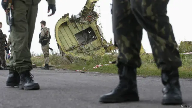 Место крушения рейса MH17