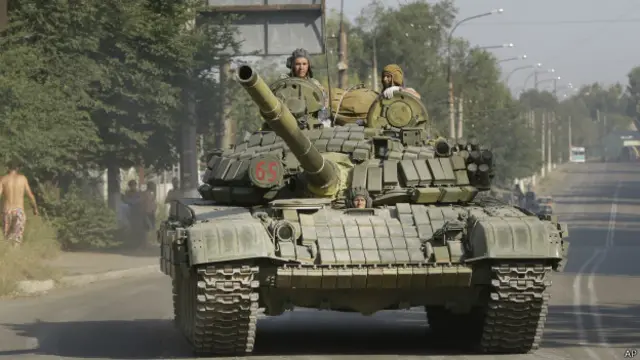 यूक्रेन में रूस समर्थक अलगाववादियों का टैंक