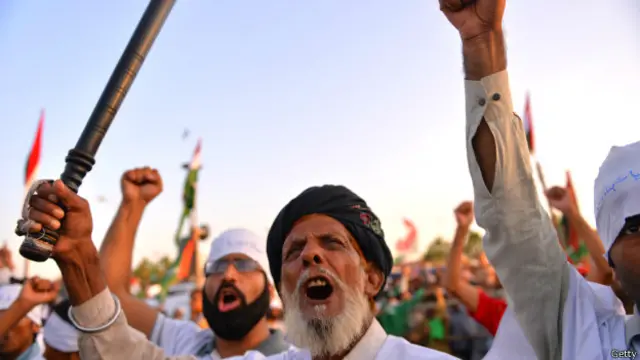 ’طاہر القادری کے پیروکار کسی بھی لمحے پارلیمنٹ ہاؤس پر دھاوا بولنے کے لیے تیار ہیں‘