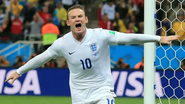 Kapten timnas Inggris, Wayne Rooney, ialah pesepakbola Inggris terkaya dalam daftar tersebut.
