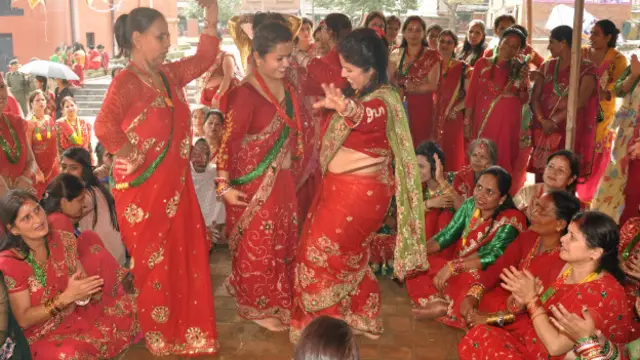 بہت سے مقامات پر تیج کے تہوار بہت دھوم دھام سے منائے جاتے ہیں