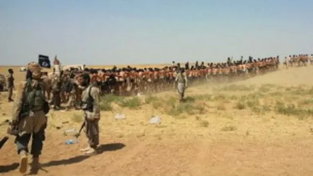 شبه نظامیان گروه دولت اسلامی دهها سرباز سوری را اعدام کردهاند