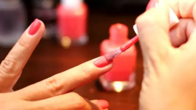 ’اپنی مصنوعات کا تجربہ ہم خود پر ہی کرتے ہیں۔ پرفيوم میں الکوحل کی جگہ پانی ہے‘