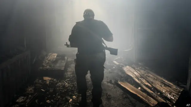 डोनेत्स्क में रूस समर्थक विद्रोही