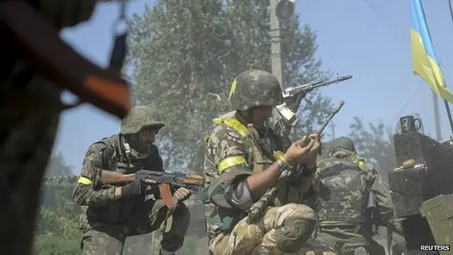 Fuerzas ucranianas combaten a separatistas prorrusos en Ilovaysk