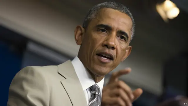 رئیس جمهوری آمریکا گفت برخلاف آن چه در برخی رسانه ها گزارش شده است، دولتش هنوز برای گسترش دامنه حملات هوایی علیه شبه نظامیان گروه دولت اسلامی یک استراتژی مشخص و نهایی ندارد