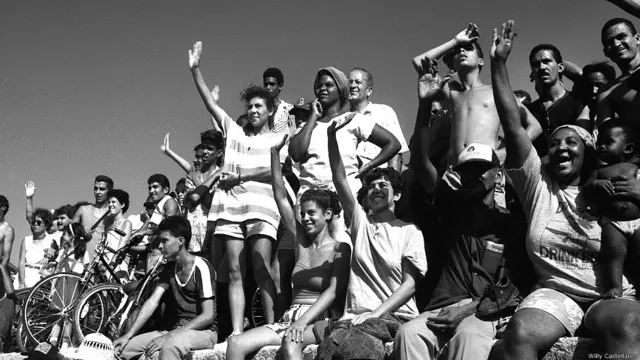 El fotógrafo dice que la realización de exposición "es una experiencia muy emotiva porque establece una conexión entre lo que viví hace 20 años, y traza un puente con la actualidad".