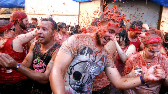 स्पेन, बुनोल शहर, टोमाटीन फ़ेस्टिवल, टमाटर की लड़ाई