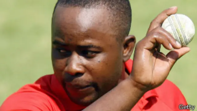 پراسپر اوٹسیا نے جنوبی افریقہ کے پانچ کھلاڑیوں کو پویلین کی راہ دکھائی جس میں شاندار ہیٹ ٹرک بھی شامل تھی