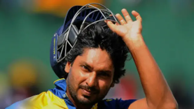 سنگاکارا نے 2 رنز بنائے