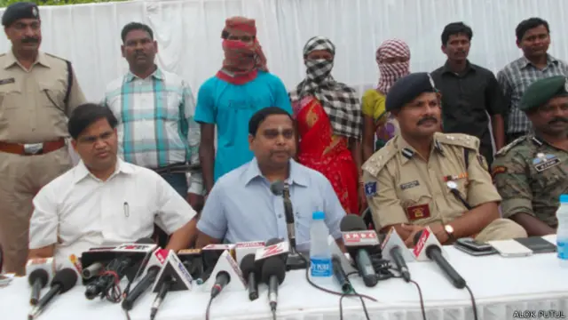 छत्तीसगढ़ में माओवादियों का आत्मसमर्पण