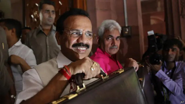 रेलमंत्री सदानंद गौड़ा