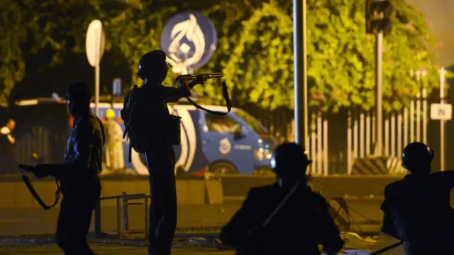 ان واقعات کو مختلف ٹیلی ویژن چینل مسلسل کور کرتے رہے۔