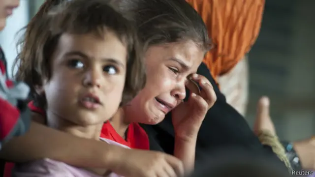 يحاصر مسلحو تنظيم "الدولة الإسلامية" 15 ألفا من التركمان الشيعة في مدينة آمرلي.