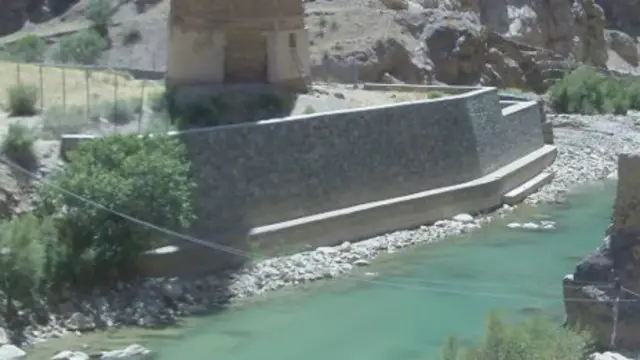 دیوار های محافظتی این منار در زمستان گذشته تخریب شد و امسال به هزینه چهارصد هزار افغانی از بودجه اضطرای اداره محلی غور، دیوار کوچکی اطراف منار ساخته شد