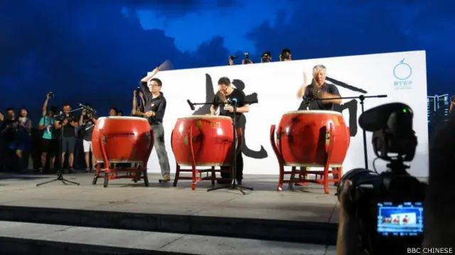 不少市民前往香港金钟添马公园参加集会。