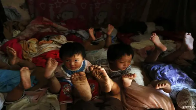 चीन में सात भाई बहनों वाला एक परिवार