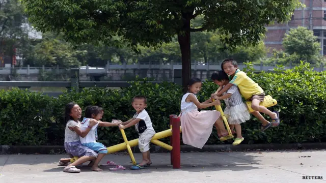 चीन में सात भाई बहनों वाला एक परिवार