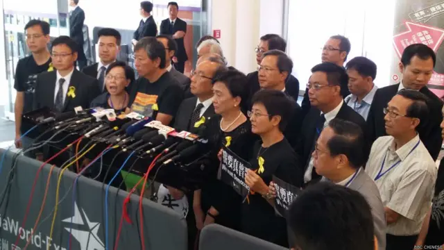 泛民主派议员会见记者（BBC中文网图片1/9/2014）