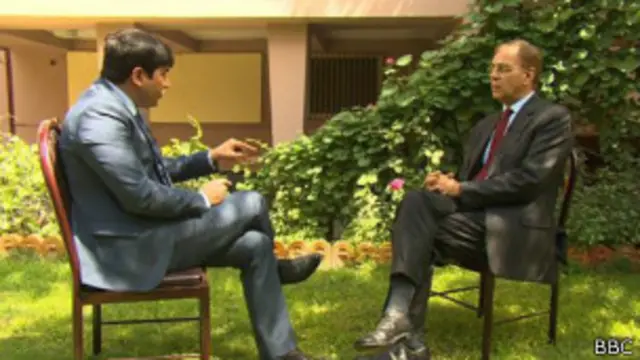 هارون نجفی زاده در صحبت با موریس یوخیمس 