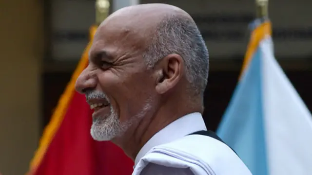 ينتمي أشرف غني إلى كبرى الجماعات العرقية في أفغانستان.