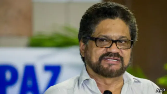 Iván Márquez señaló que "de ninguna manera las FARC aceptan una jerarquía militar para resolver asuntos que son de carácter político por definición".