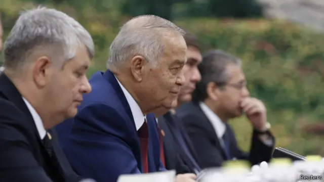 Ўзбекистоннинг расмий сиёсий саҳнасида жаноб Каримовдан бошқа сиёсатчи йўқ