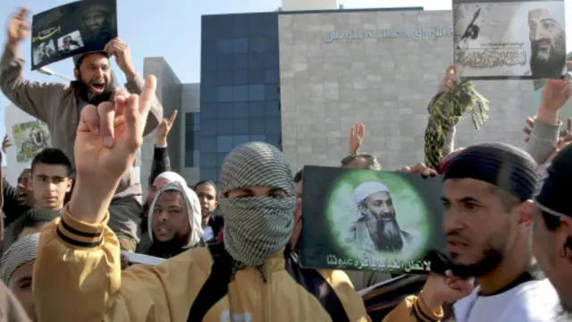 مازالت تونس تواجه جماعات إسلامية، من بينها، أنصار الشريعة المرتبطة بالقاعدة.