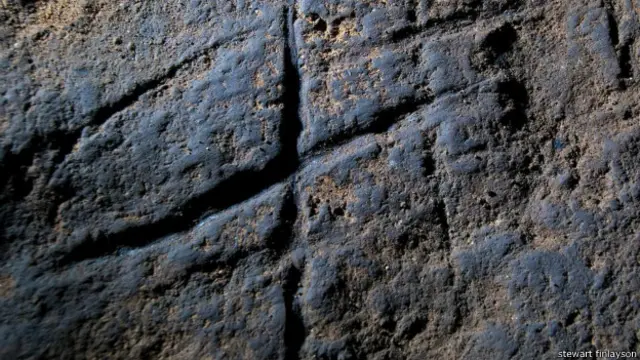 Temuan ukiran karya manusia Neandhertal ini menunjukkan kemampuan mereka berpikir abstrak.