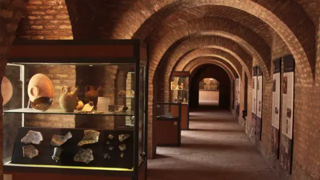 
د هرات موزیم د افغانستان له پخوانیو موزیمونو څخه ګڼل کېږي.
