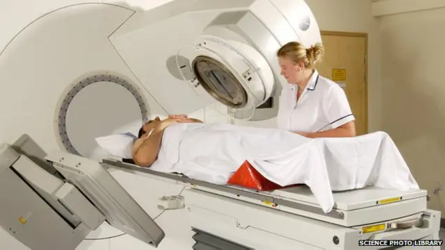 Tratamento com feixe de prótons causaria menos efeitos colaterais, mas é mais caro